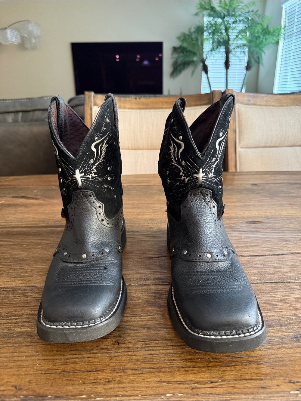 Justin Boots Black Leather Pull-On Cowboy Boot (Brown Lining)